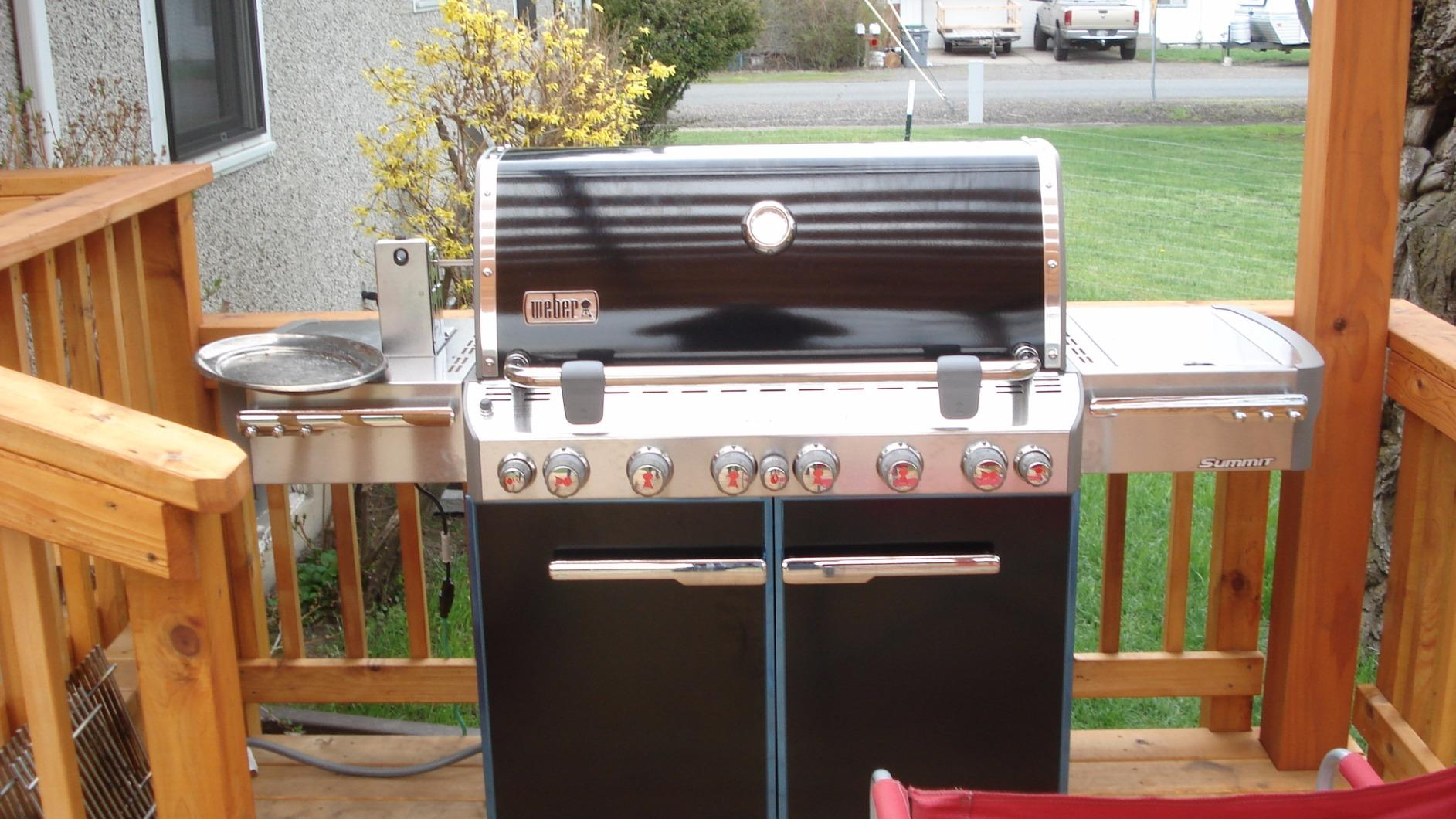 Weber Summit E-670 6-Burner Liquid Propane andNatural Gas Grill, Black