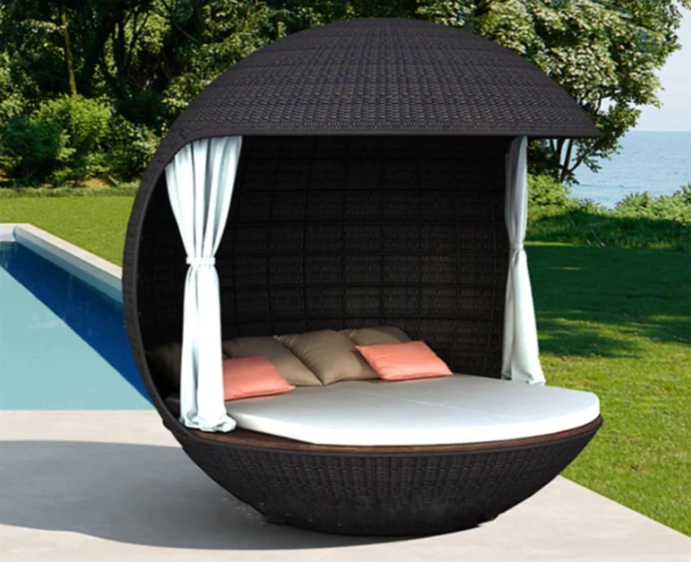 Trendy Ball Shaped Outdoor Rattan Daybed