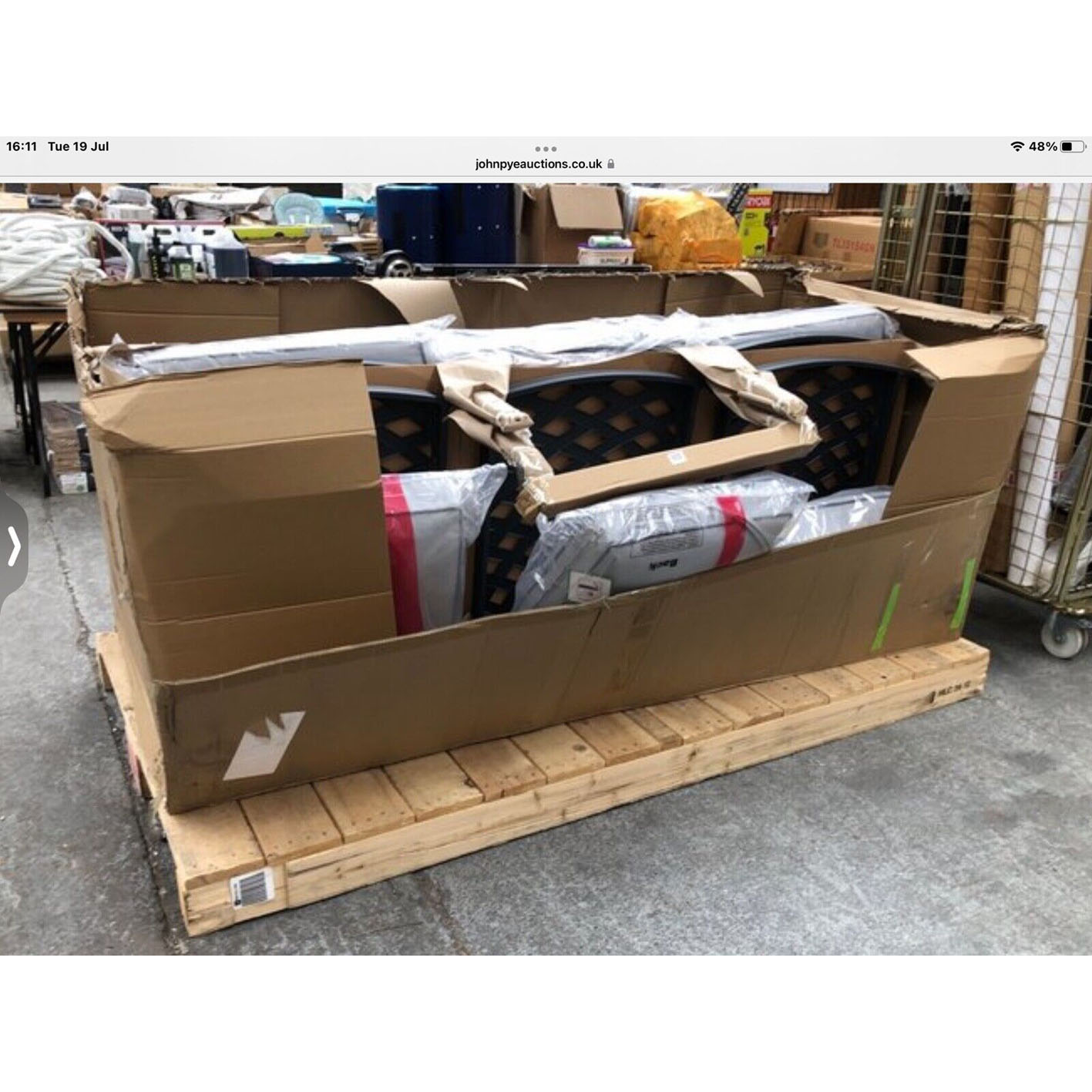 2 Hartmans fabulo Tuscany garden sofas