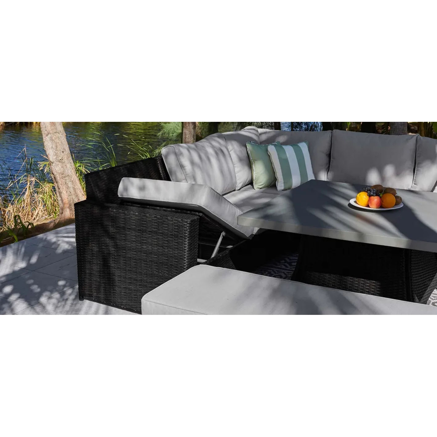 HALO 1M - CORNER SOFA AND CONCRETE COFFEE TABLE